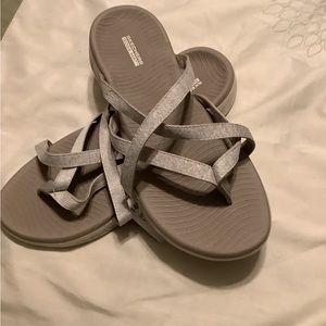 Skechers GoGa may sandals